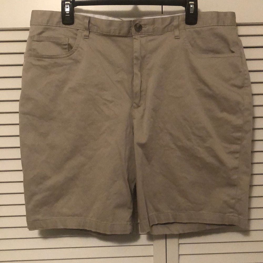 Calvin Klein Chino khaki shorts size 38